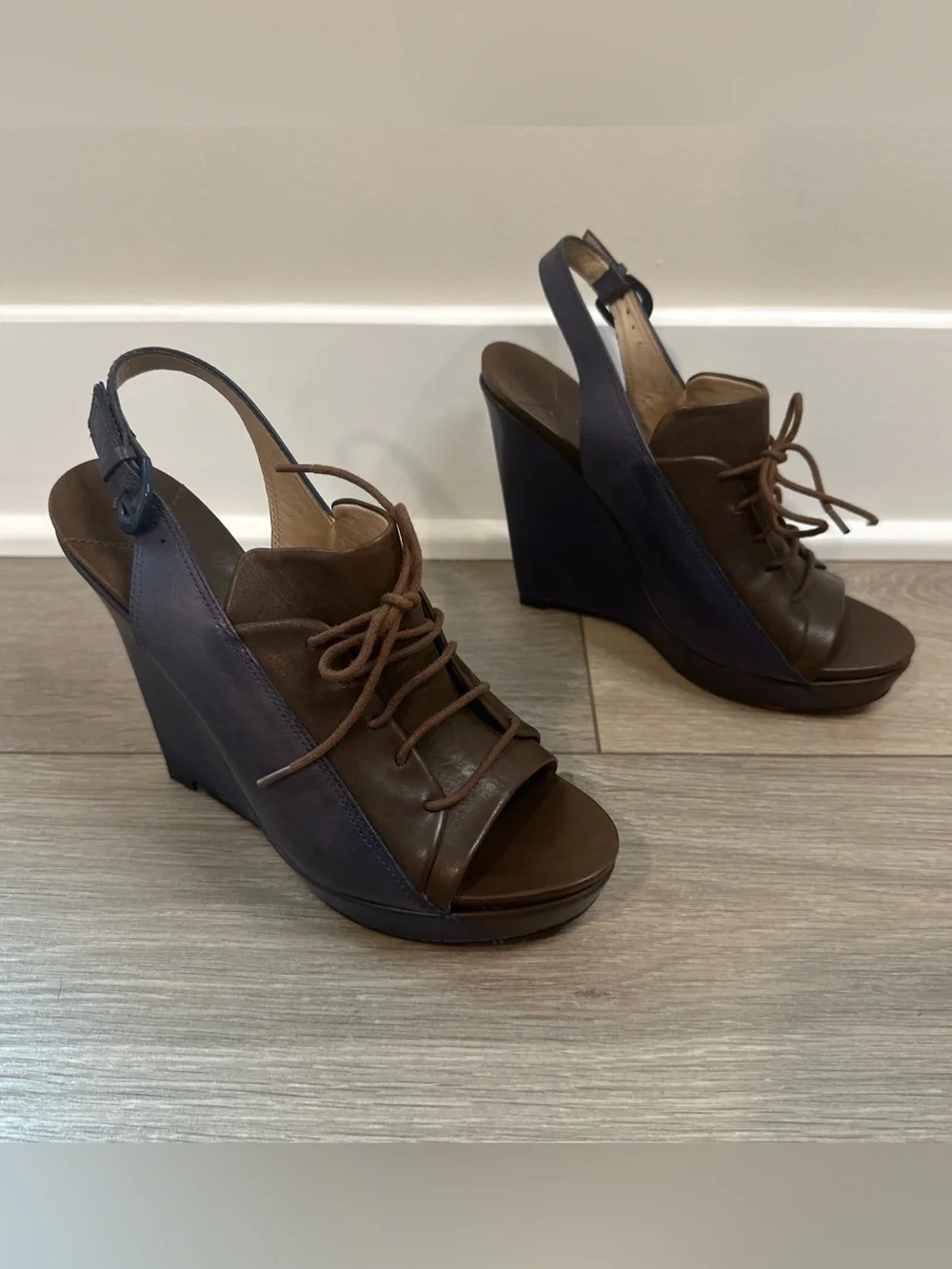 Womens 10 Crosby Derek Lam Size 8.5 Blue Brown Leather Slingback Wedge Sandals